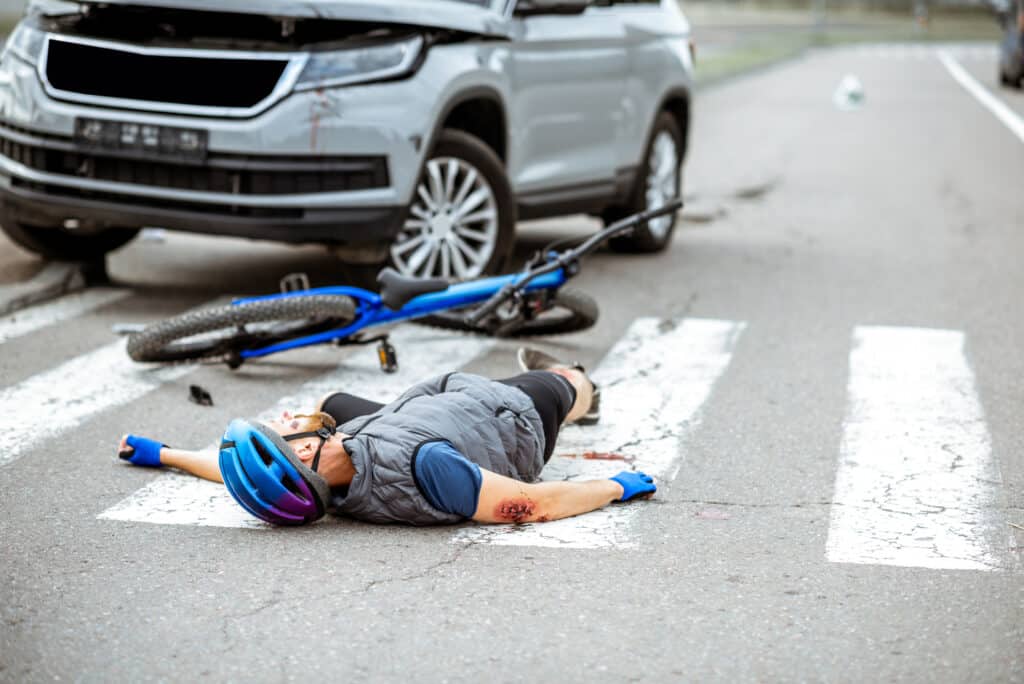 Road accident with injured cyclist